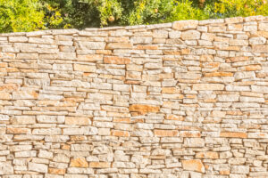 Paysagiste-palau-del-vidre-cote-vermeille-perpignan-66-mur pierre-seche-création-de-jardin-entretien-de-jardin-plantation-de-jardin-Jardinier-entretien-espace-vert-maçonnerie-exterieur-amenageur-entrepreneur-autoentreprise
